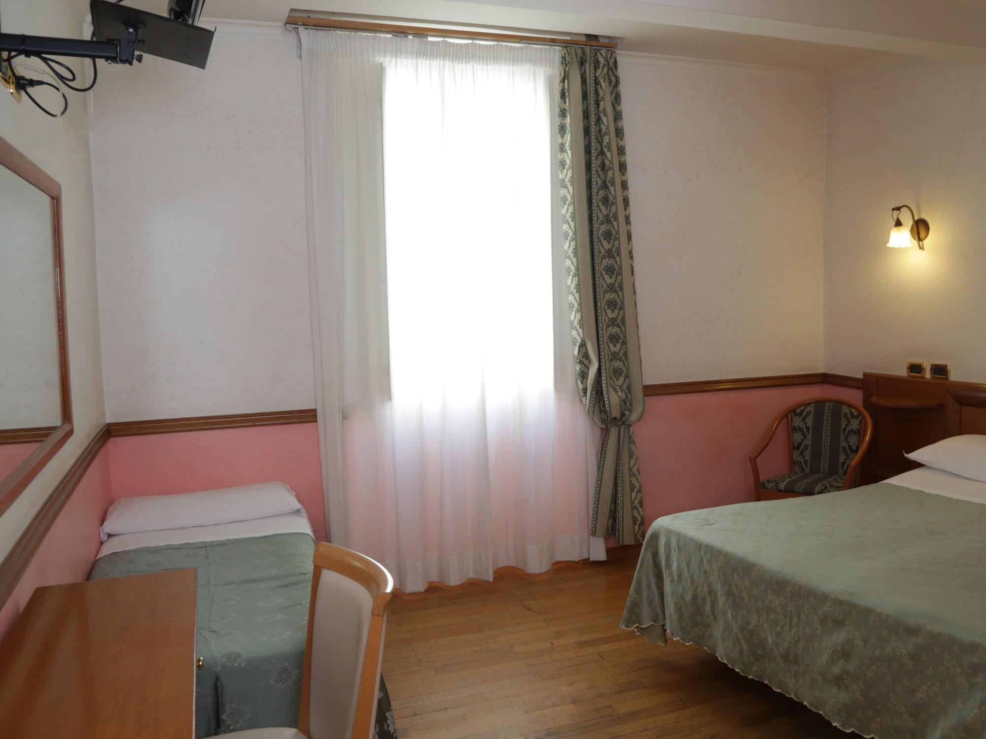 Hotel Santa Prassede Rome Buitenkant foto