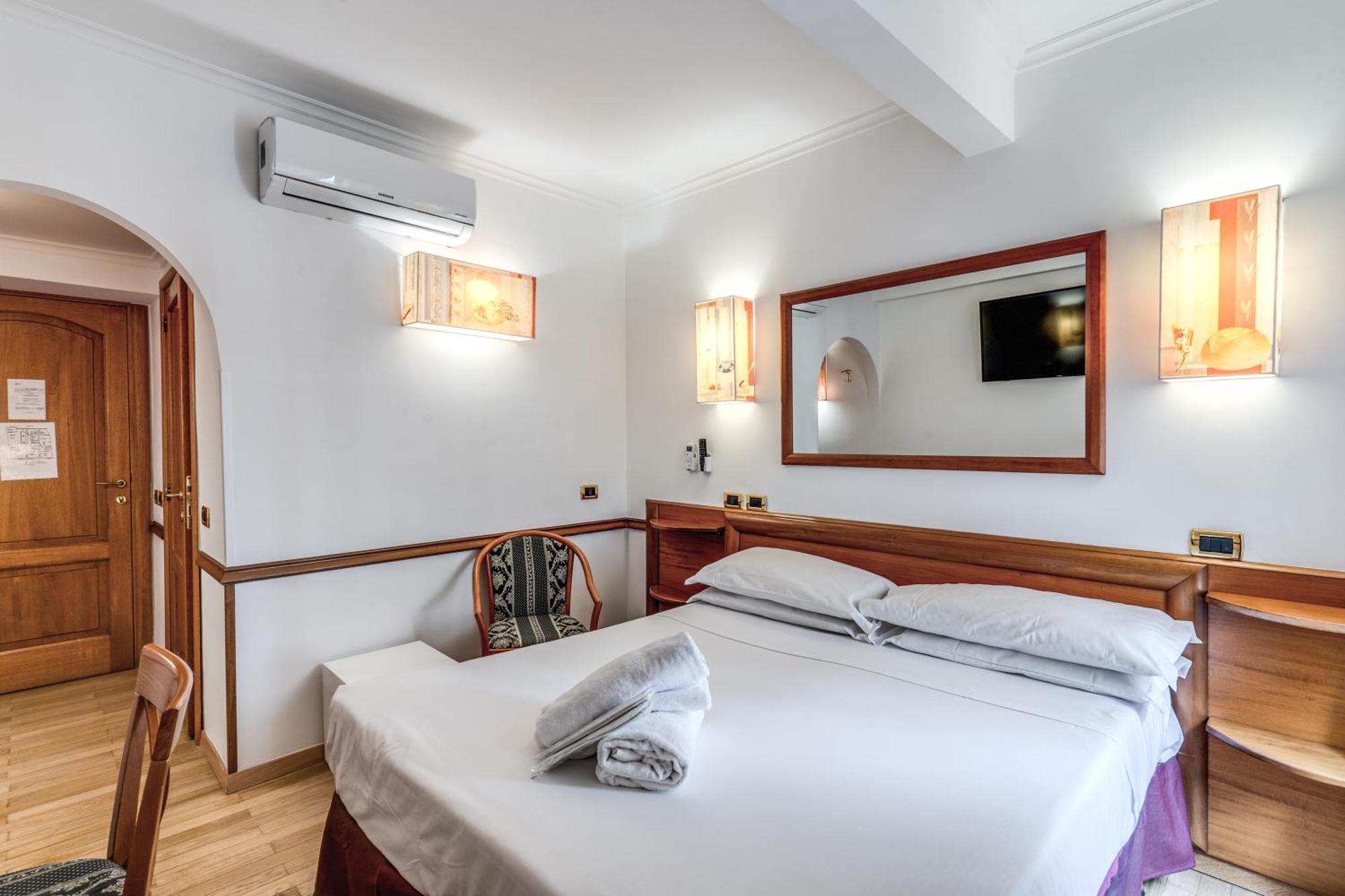 Hotel Santa Prassede Rome Buitenkant foto