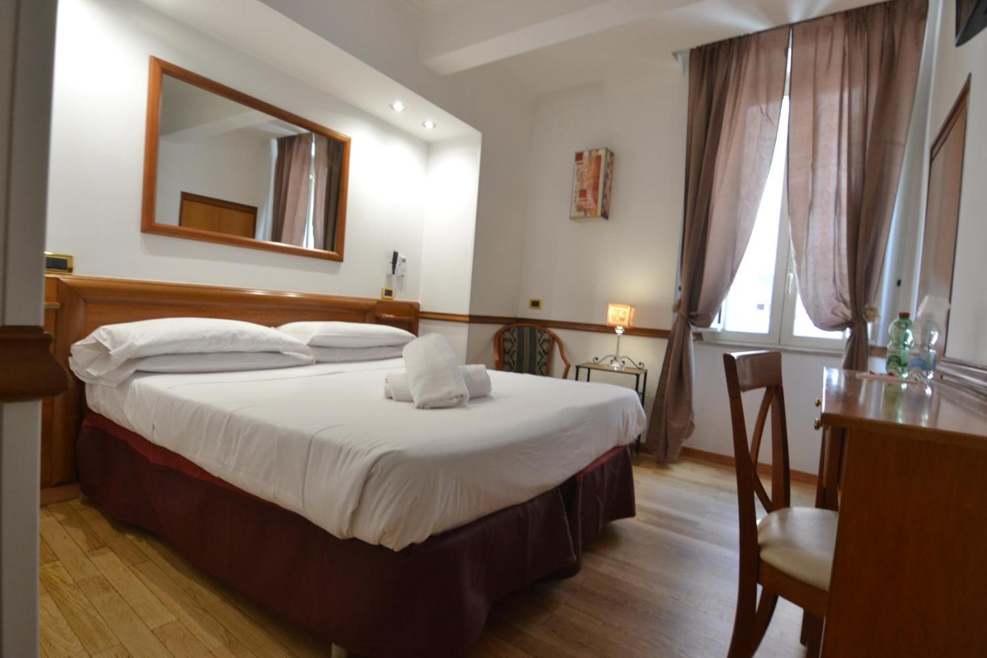 Hotel Santa Prassede Rome Buitenkant foto