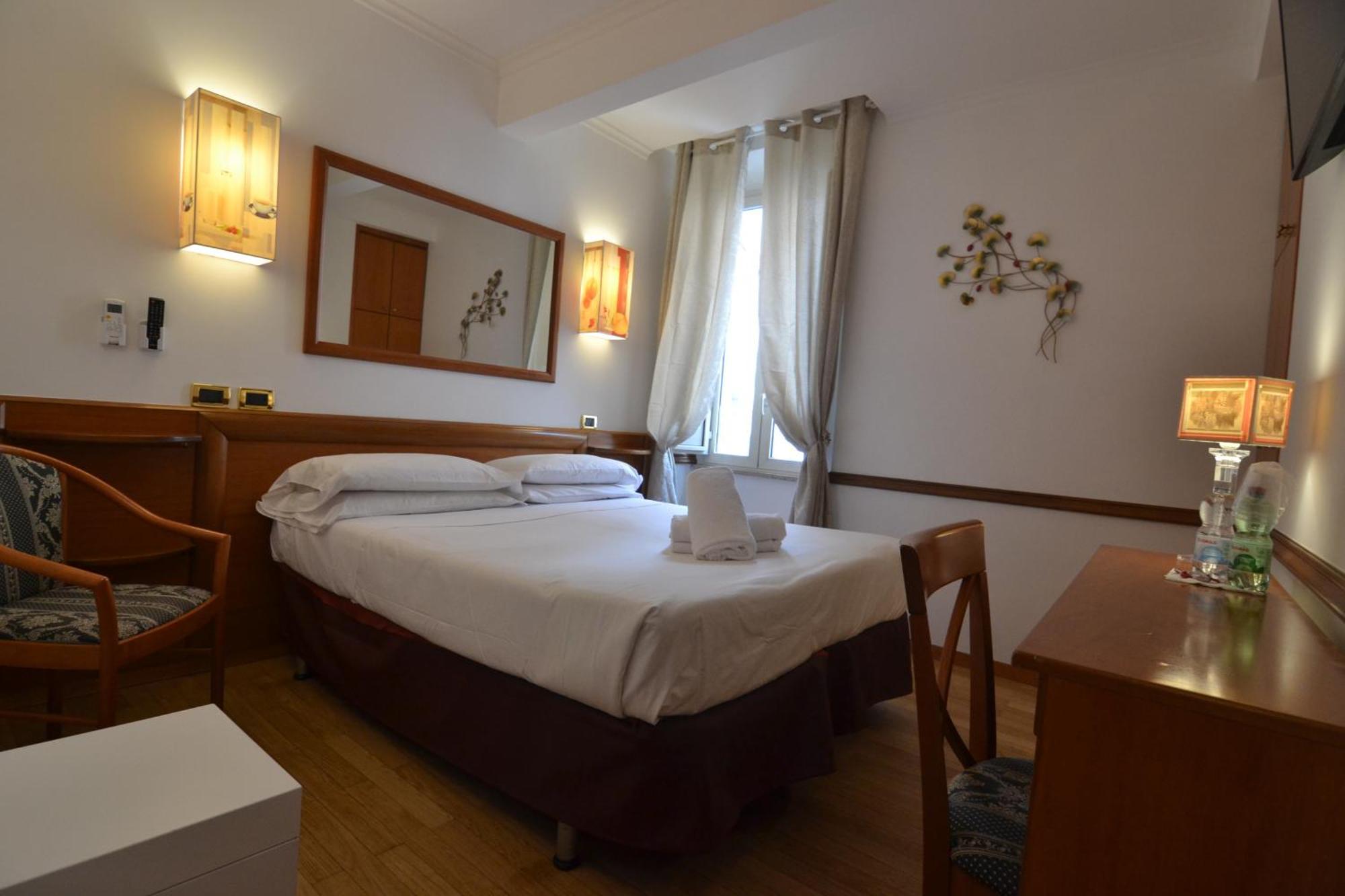Hotel Santa Prassede Rome Buitenkant foto