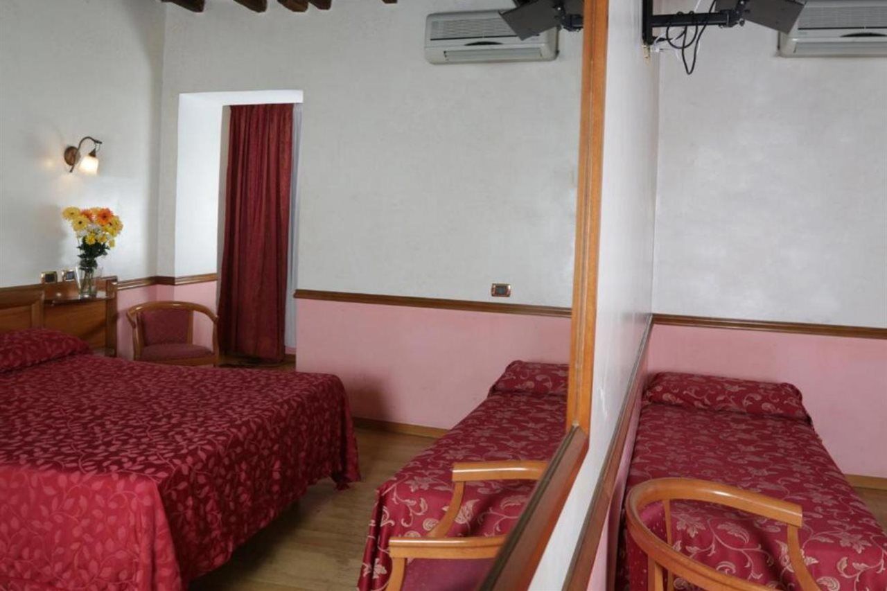 Hotel Santa Prassede Rome Buitenkant foto